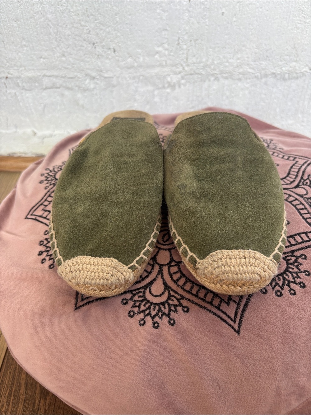 Tory Burch Suede Espardrille Olive Green Slide Leather Mules sz 6 - Picture 3 of 9